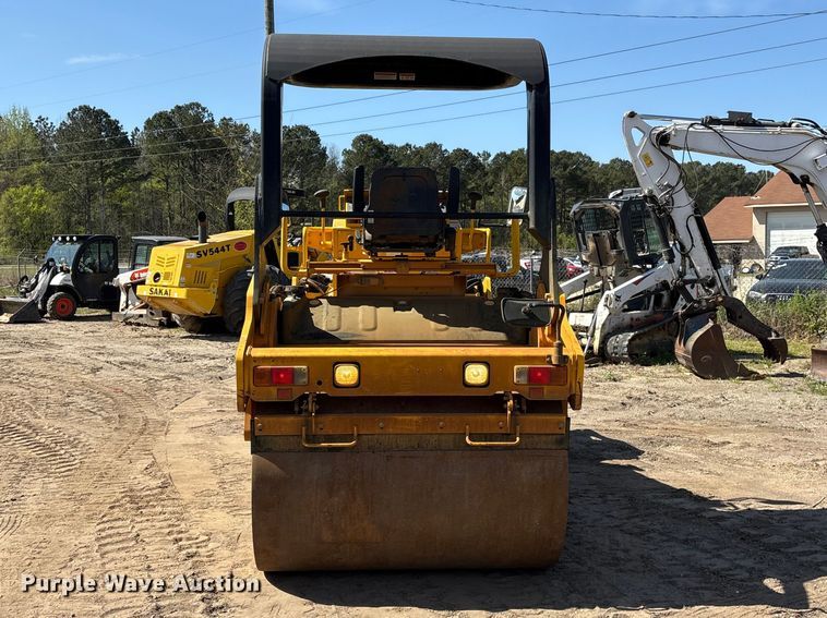 image for item EF1039 2019 Sakai SW654 double drum vibratory roller