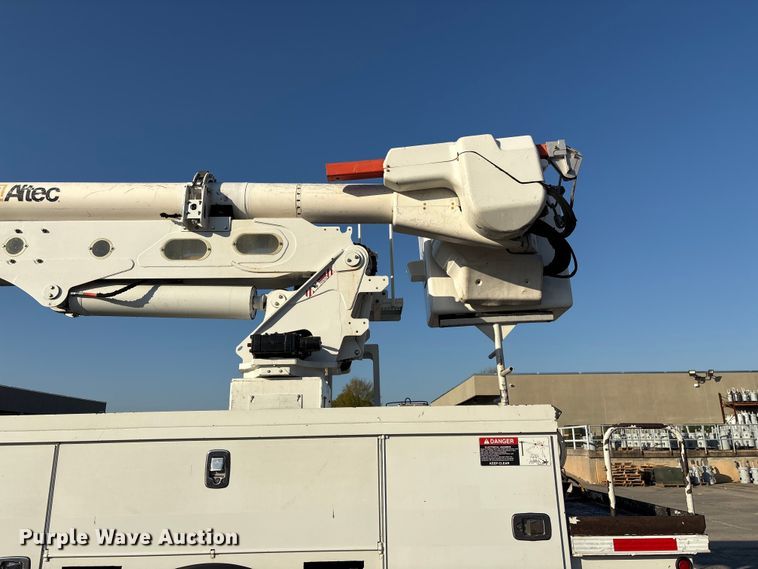 image for item EF1048 2015 Freightliner Business Class M2 bucket truck