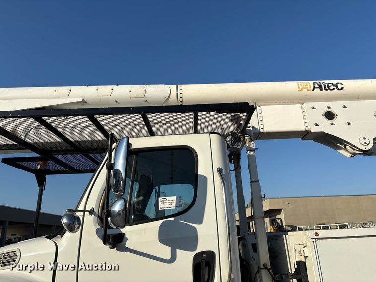 image for item EF1048 2015 Freightliner Business Class M2 bucket truck