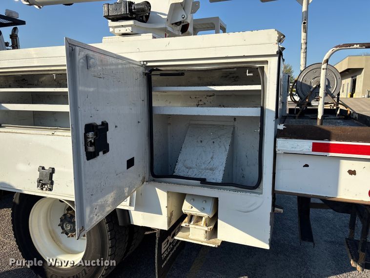 image for item EF1048 2015 Freightliner Business Class M2 bucket truck