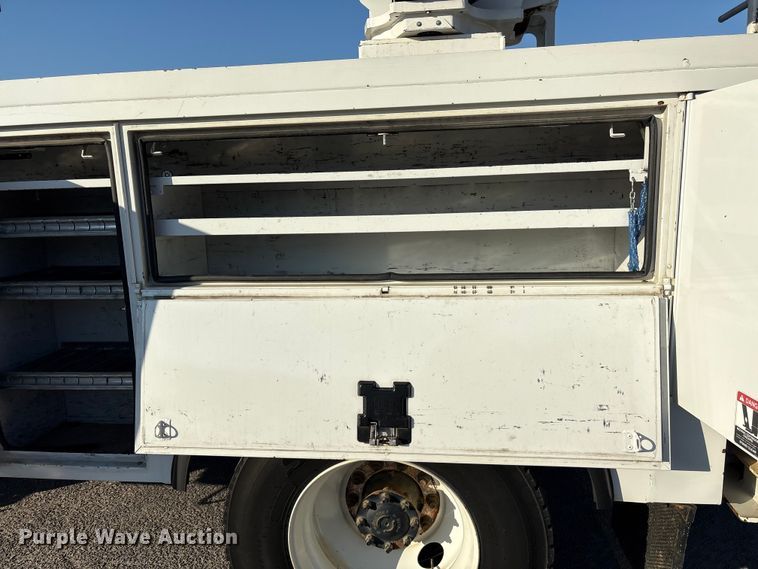 image for item EF1048 2015 Freightliner Business Class M2 bucket truck