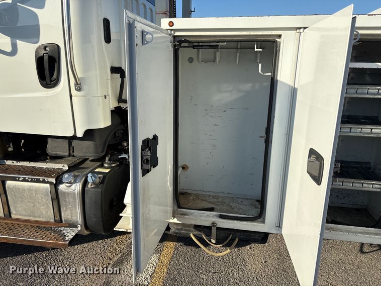 image for item EF1048 2015 Freightliner Business Class M2 bucket truck