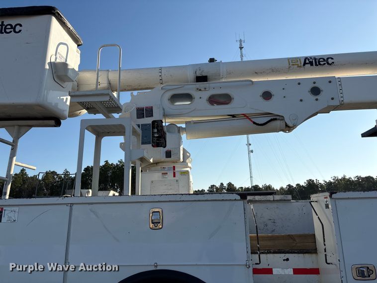 image for item EF1048 2015 Freightliner Business Class M2 bucket truck