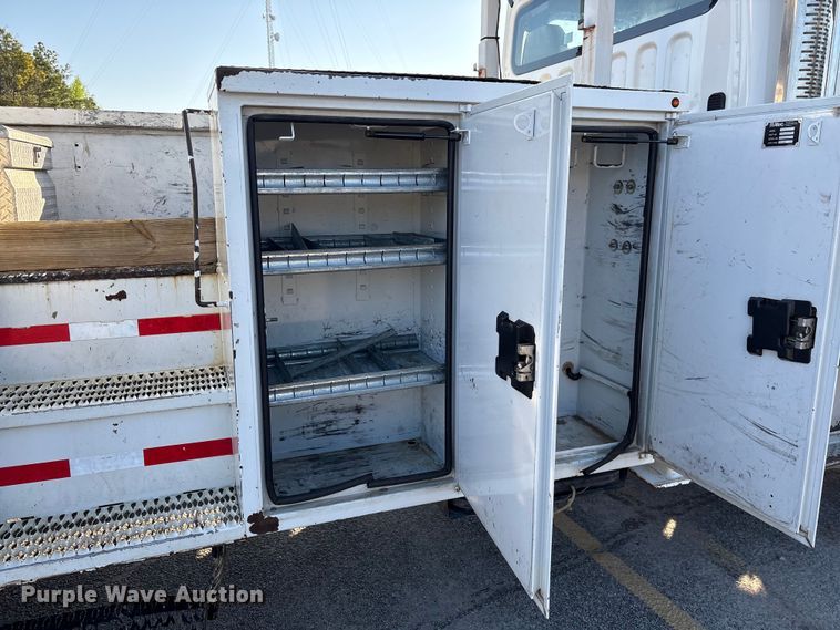 image for item EF1048 2015 Freightliner Business Class M2 bucket truck