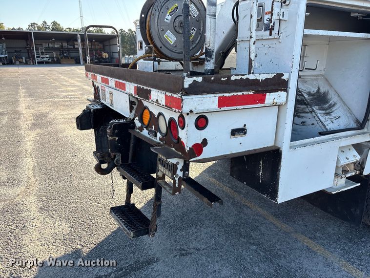image for item EF1048 2015 Freightliner Business Class M2 bucket truck