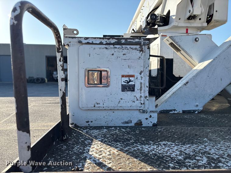 image for item EF1048 2015 Freightliner Business Class M2 bucket truck