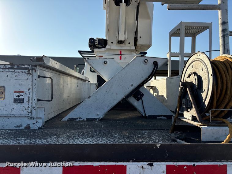 image for item EF1048 2015 Freightliner Business Class M2 bucket truck