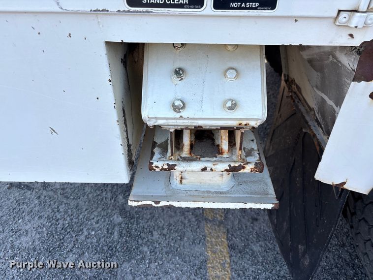 image for item EF1048 2015 Freightliner Business Class M2 bucket truck