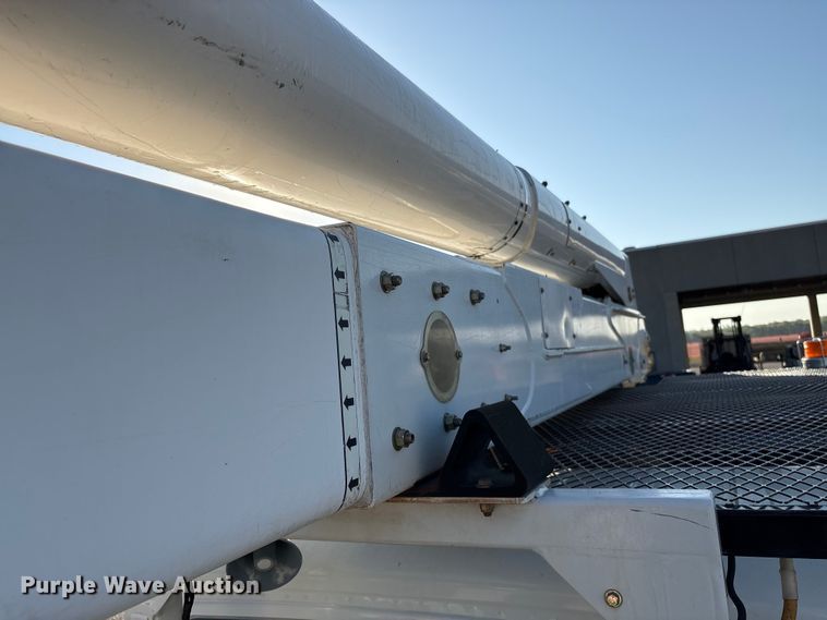 image for item EF1048 2015 Freightliner Business Class M2 bucket truck