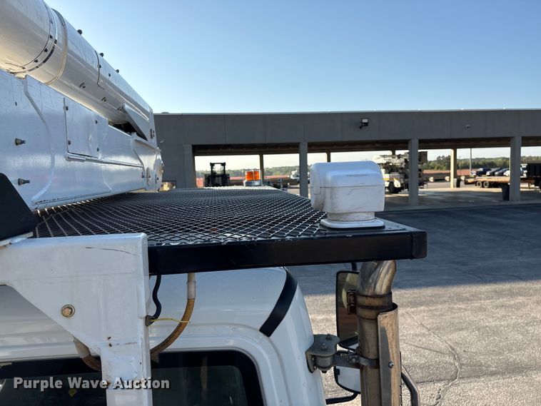 image for item EF1048 2015 Freightliner Business Class M2 bucket truck