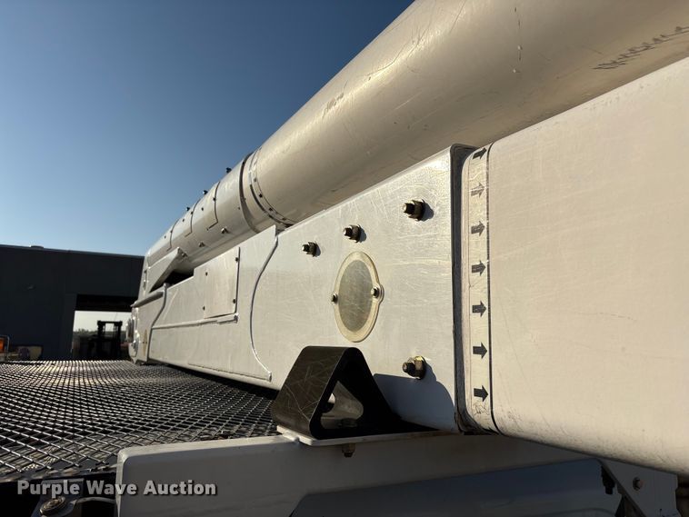 image for item EF1048 2015 Freightliner Business Class M2 bucket truck