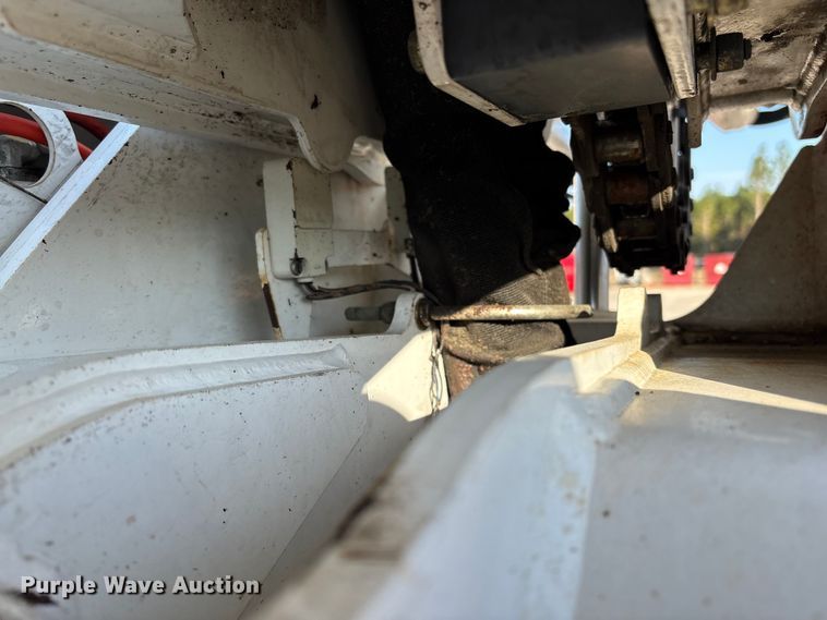 image for item EF1048 2015 Freightliner Business Class M2 bucket truck