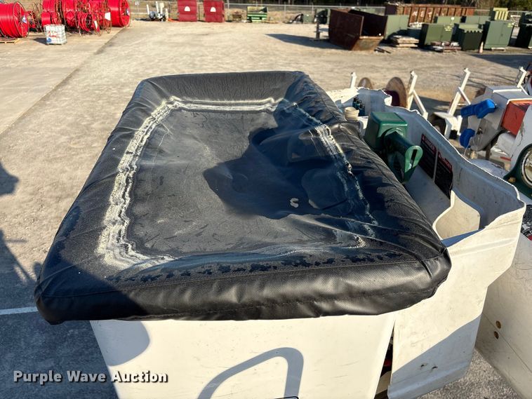 image for item EF1048 2015 Freightliner Business Class M2 bucket truck