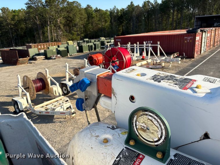 image for item EF1048 2015 Freightliner Business Class M2 bucket truck