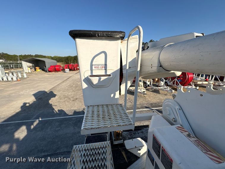 image for item EF1048 2015 Freightliner Business Class M2 bucket truck