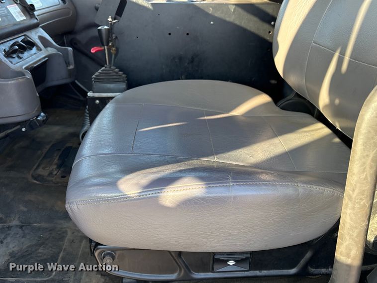 image for item EF1048 2015 Freightliner Business Class M2 bucket truck