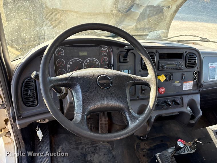 image for item EF1048 2015 Freightliner Business Class M2 bucket truck