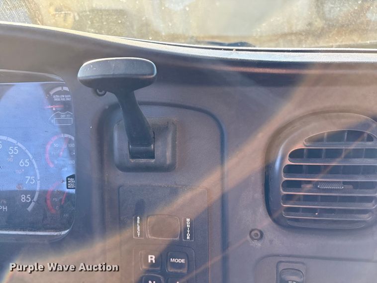 image for item EF1048 2015 Freightliner Business Class M2 bucket truck