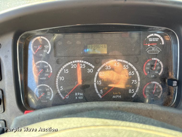 image for item EF1048 2015 Freightliner Business Class M2 bucket truck