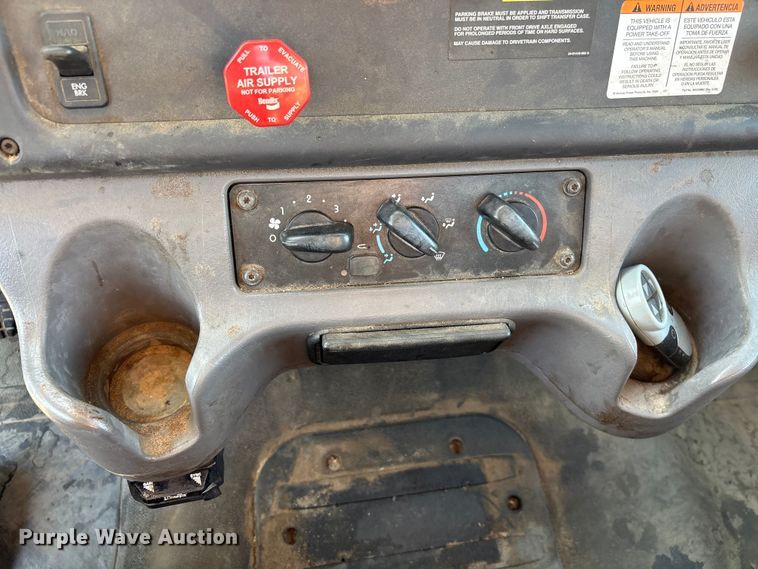 image for item EF1048 2015 Freightliner Business Class M2 bucket truck