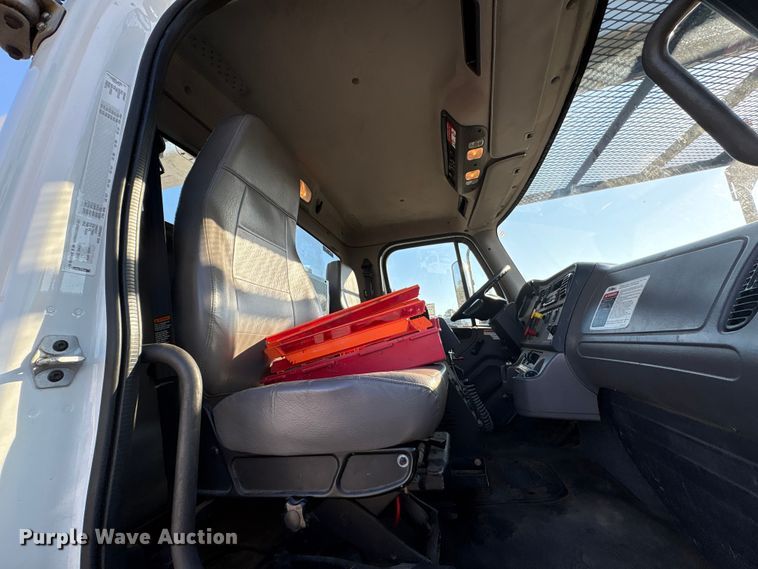 image for item EF1048 2015 Freightliner Business Class M2 bucket truck