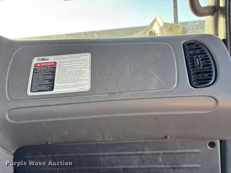 image for item EF1048 2015 Freightliner Business Class M2 bucket truck