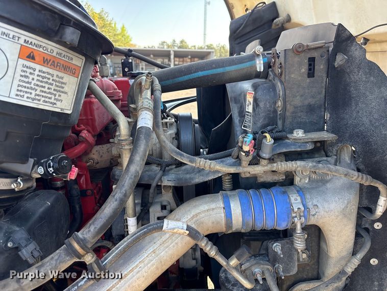 image for item EF1048 2015 Freightliner Business Class M2 bucket truck