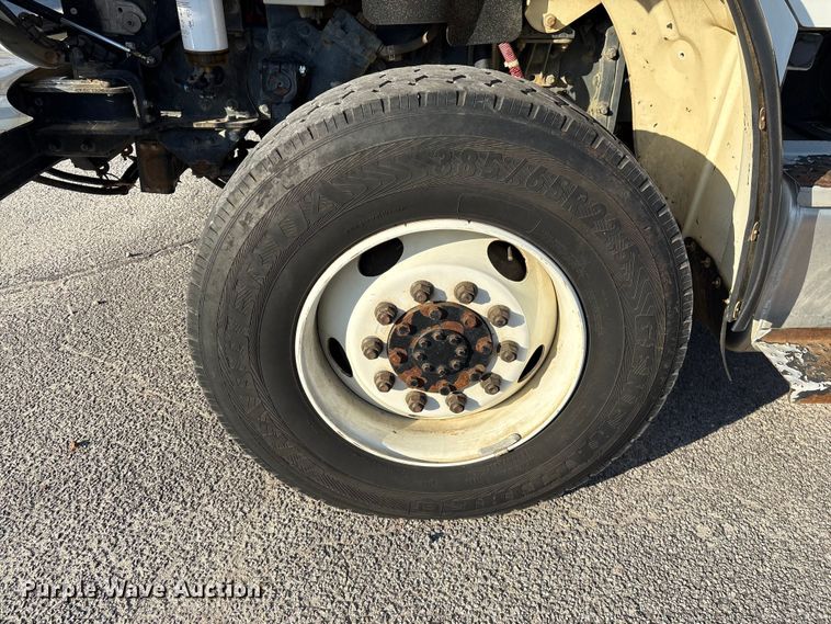 image for item EF1048 2015 Freightliner Business Class M2 bucket truck