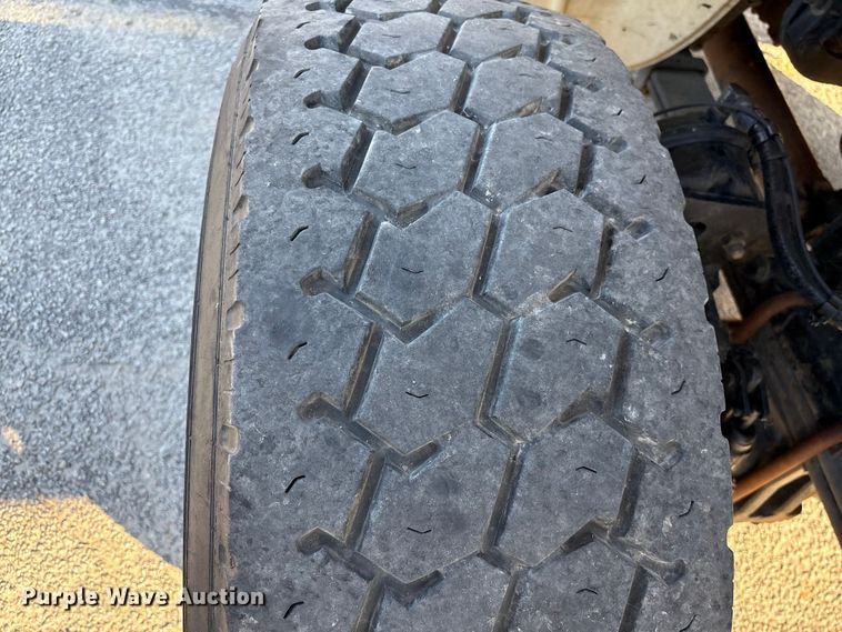 image for item EF1048 2015 Freightliner Business Class M2 bucket truck