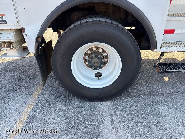 image for item EF1048 2015 Freightliner Business Class M2 bucket truck