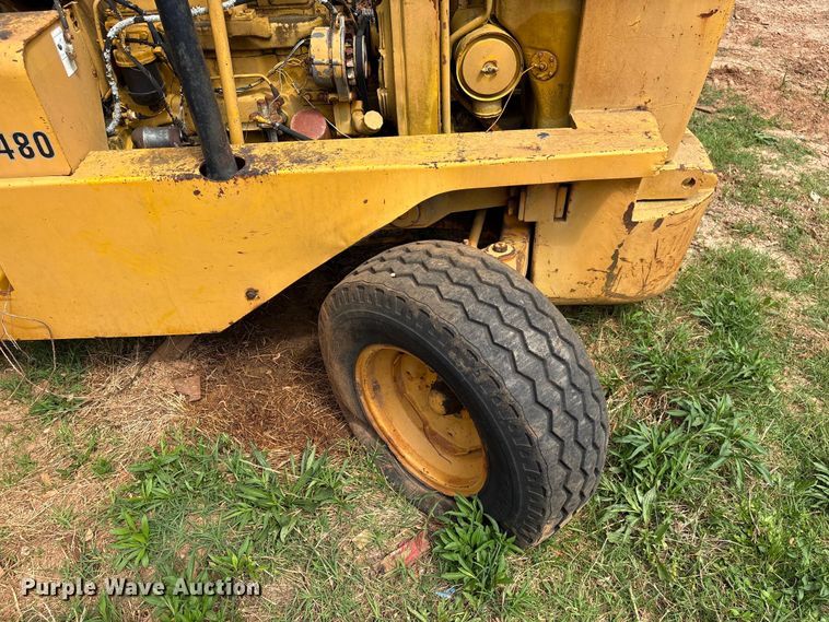 image for item EF1056 John Deere JD480 forklift