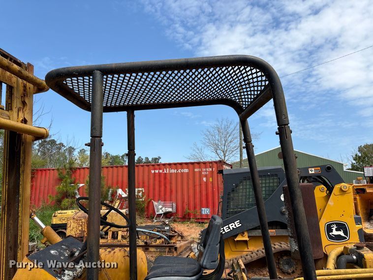image for item EF1056 John Deere JD480 forklift