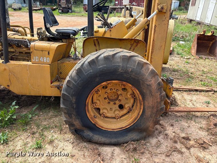 image for item EF1056 John Deere JD480 forklift