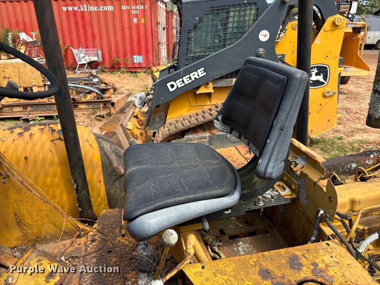 image for item EF1056 John Deere JD480 forklift