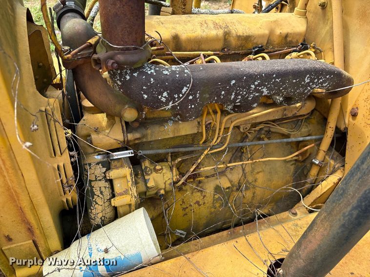image for item EF1056 John Deere JD480 forklift