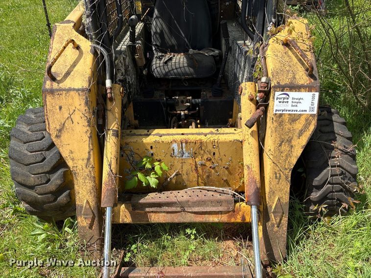image for item EF1059 1997 John Deere 8875 skid steer loader