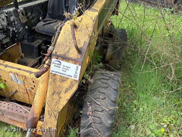 image for item EF1059 1997 John Deere 8875 skid steer loader