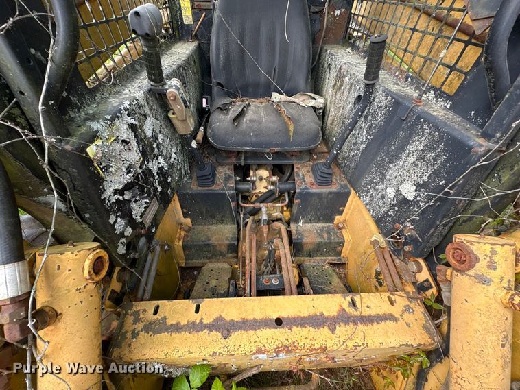 image for item EF1059 1997 John Deere 8875 skid steer loader