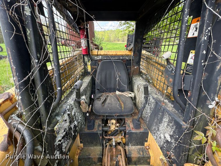 image for item EF1059 1997 John Deere 8875 skid steer loader