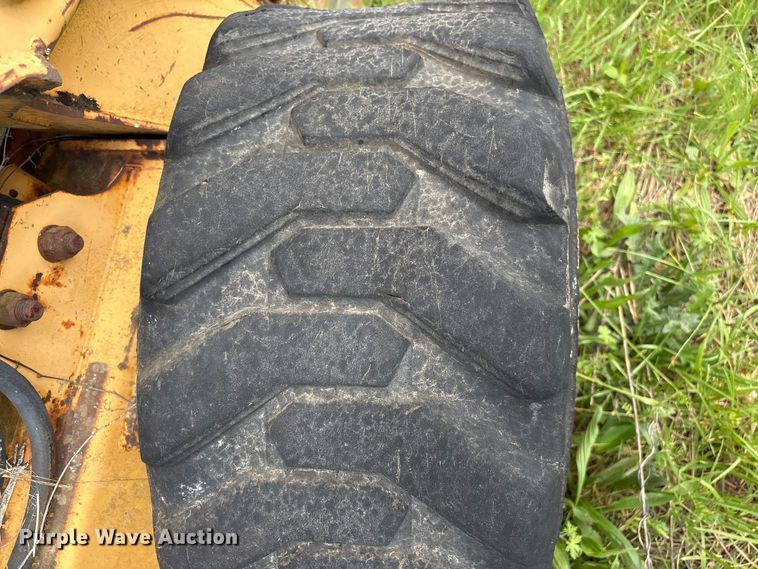 image for item EF1059 1997 John Deere 8875 skid steer loader