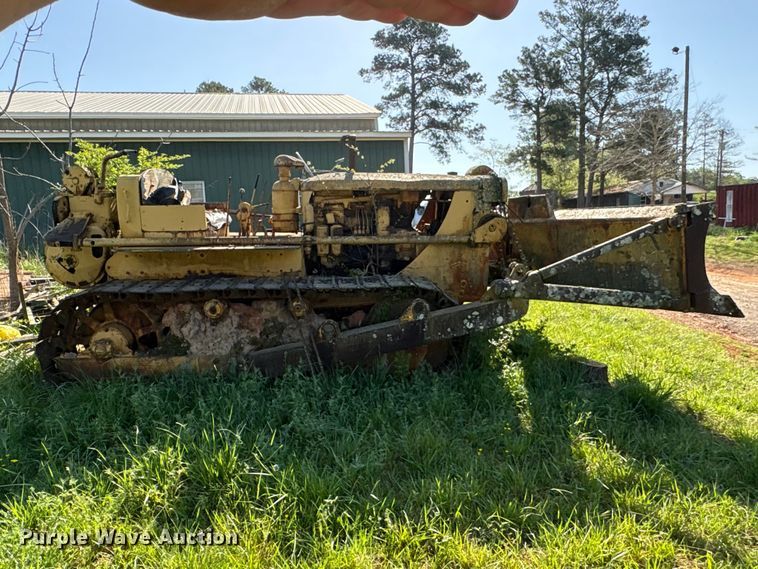 image for item EF1064 Caterpillar dozer