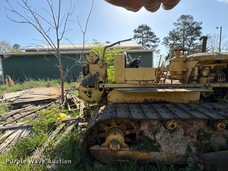 image for item EF1064 Caterpillar dozer