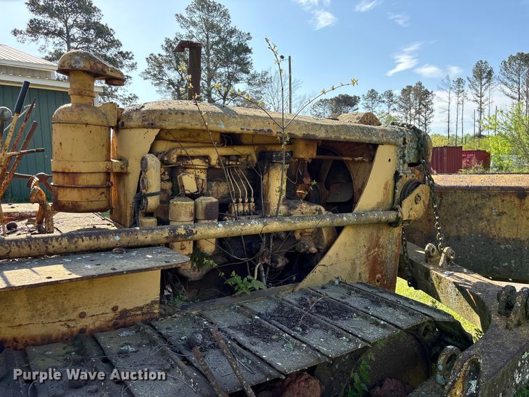 image for item EF1064 Caterpillar dozer