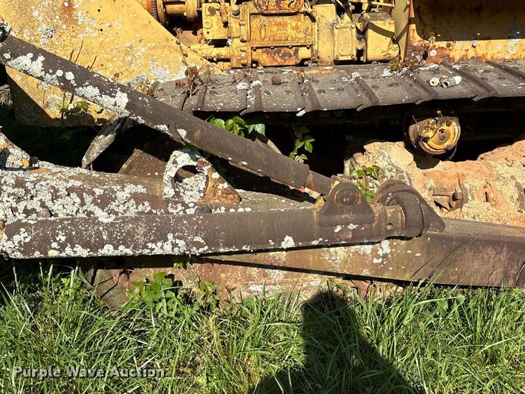image for item EF1064 Caterpillar dozer