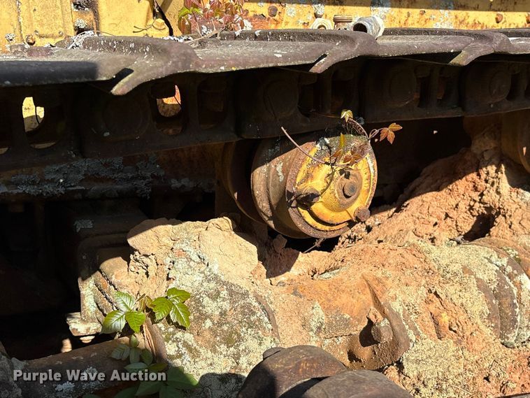 image for item EF1064 Caterpillar dozer