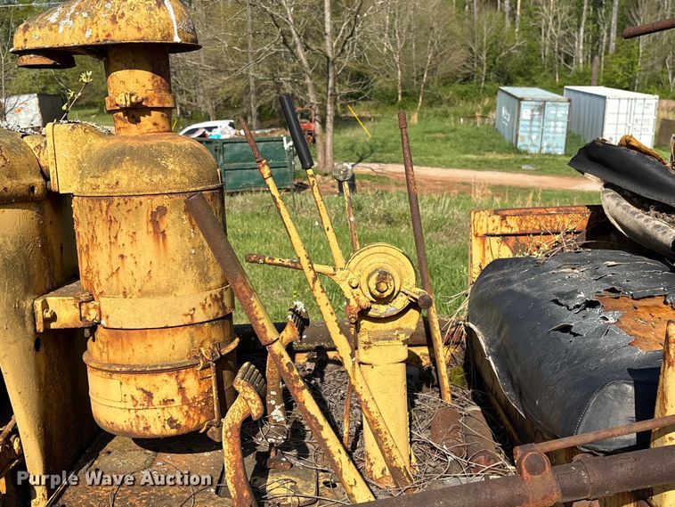 image for item EF1064 Caterpillar dozer