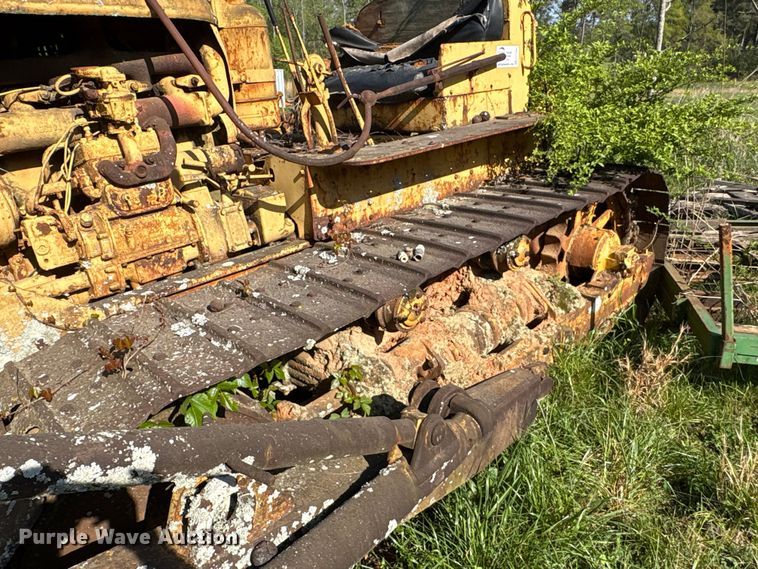 image for item EF1064 Caterpillar dozer