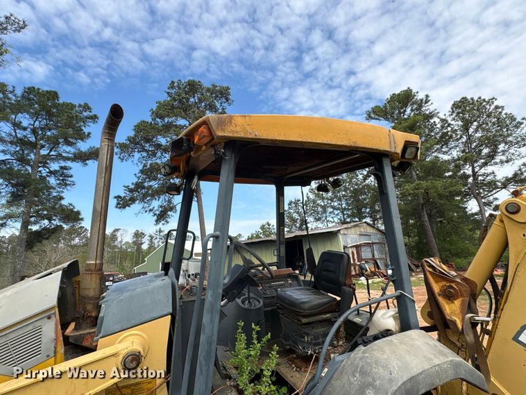 image for item EF1066 2001 John Deere 410G backhoe