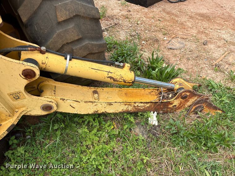 image for item EF1066 2001 John Deere 410G backhoe