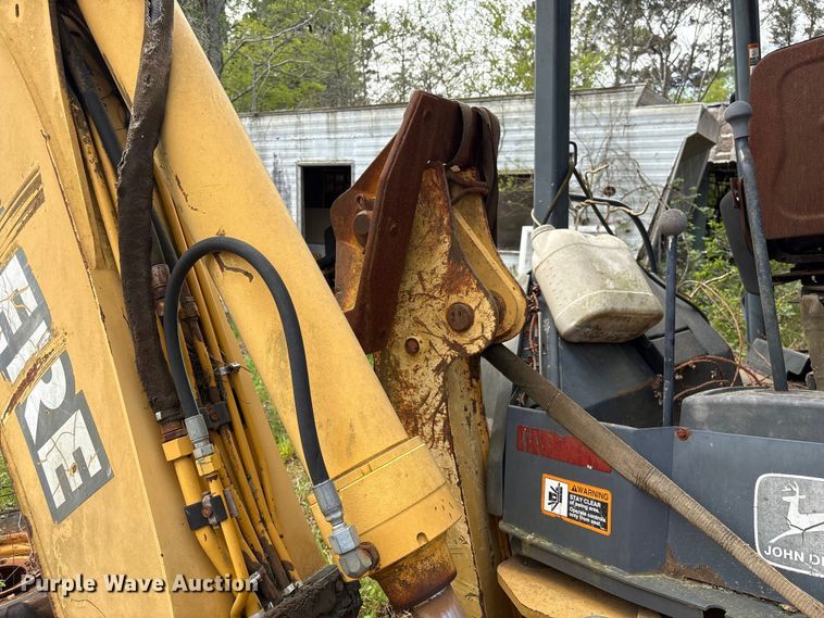 image for item EF1066 2001 John Deere 410G backhoe